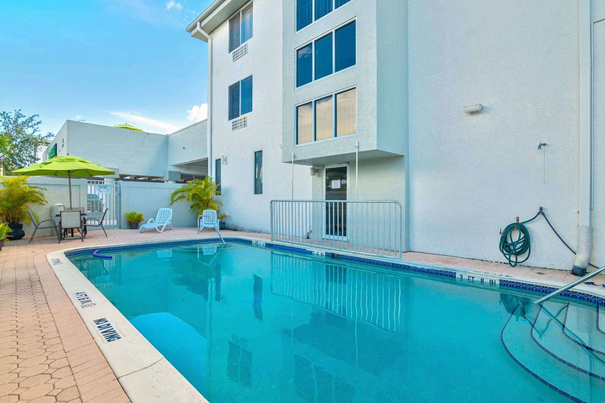 Naples Park Central Hotel Екстер'єр фото
