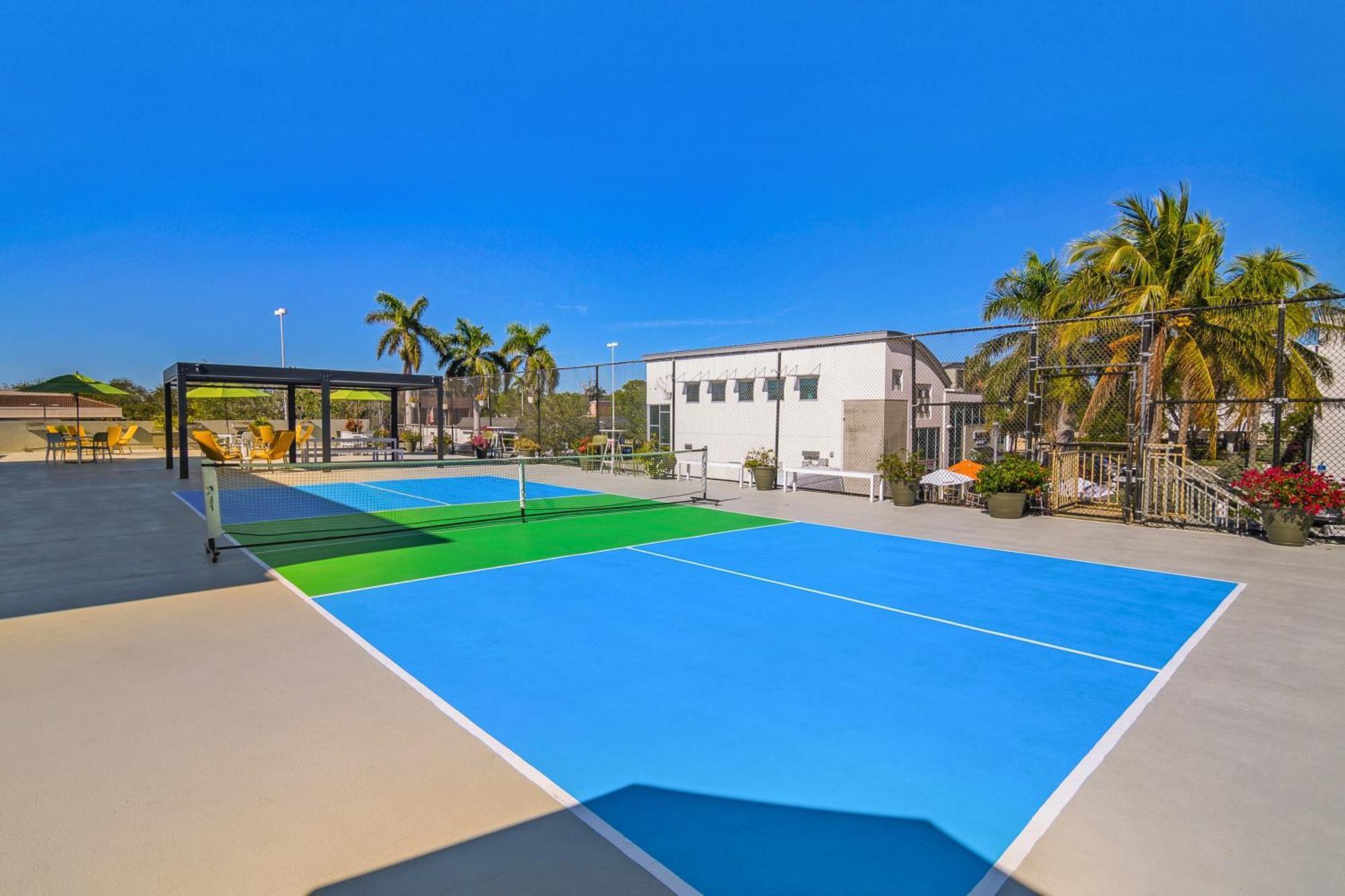 Naples Park Central Hotel Екстер'єр фото